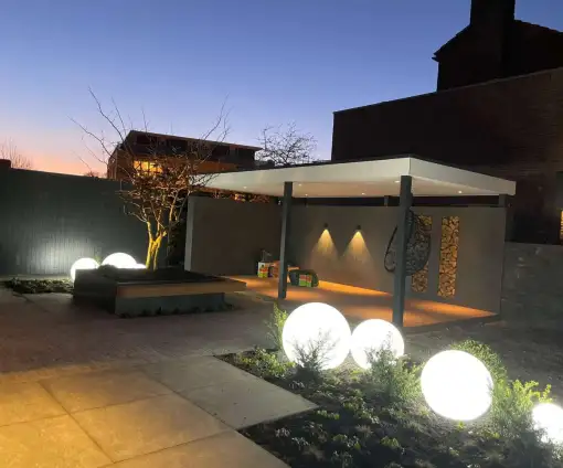 images/0000nieuws/2023/5-tuin-aanleggen-pim-noordermeer/breda-moderne-tuin-aanleggen-sfeer-verlichting-in-lite-outdoor-lighting-vught-510x424-410