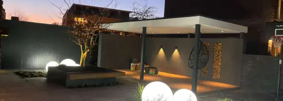 images/0000nieuws/2023/5-tuin-aanleggen-pim-noordermeer/breda-moderne-tuin-aanleggen-sfeer-verlichting-in-lite-outdoor-lighting-vught-550x197-597