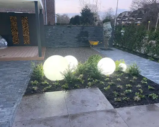 images/0000nieuws/2023/5-tuin-aanleggen-pim-noordermeer/breda-tuin-aanleggen1-530x424-f27