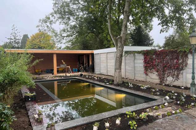 luxe tuinen aanleggen Tilburg zwemvijver