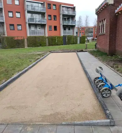 images/0000nieuws/2024/1-jou-de-boule-baan/jeu-de-boules-aanleggen-welke-kosten-breda1-390x424-65c