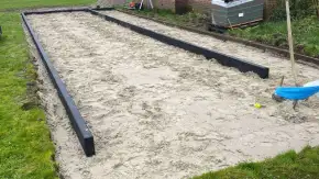 images/0000nieuws/2024/1-jou-de-boule-baan/jeu-de-boules-aanleggen-welke-kosten-breda7-290x163-add