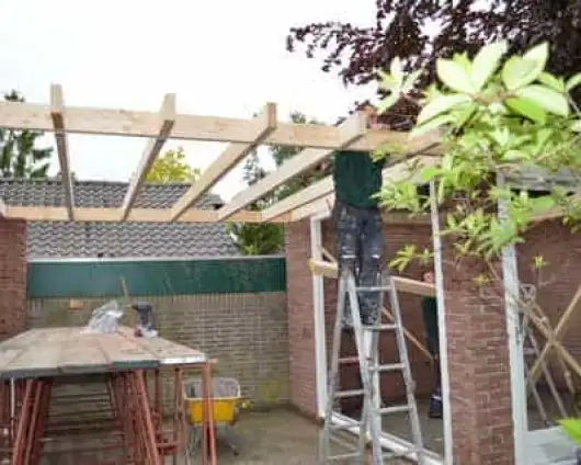 images/001-tuinaanleg-ettenleur/002gerrit-de-jong/Son-moderne-tuinoverkapping-Breda-530x424-e22