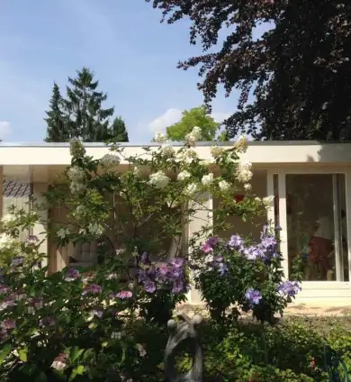 images/001-tuinaanleg-ettenleur/002gerrit-de-jong/Veldhoven-moderne-luxe-tuinhuizen-062-390x424-7ad