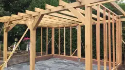 images/001-tuinaanleg-ettenleur/maatwerk-tuinoverkapping/14-Tuinoverkapping-maatwerk-Douglas-tuinhout-Utrecht-257x145-9e6