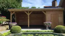images/001-tuinaanleg-ettenleur/maatwerk-tuinoverkapping/9-Geschaafd-potdeksel-planken-douglas-hout-210x119-6f2