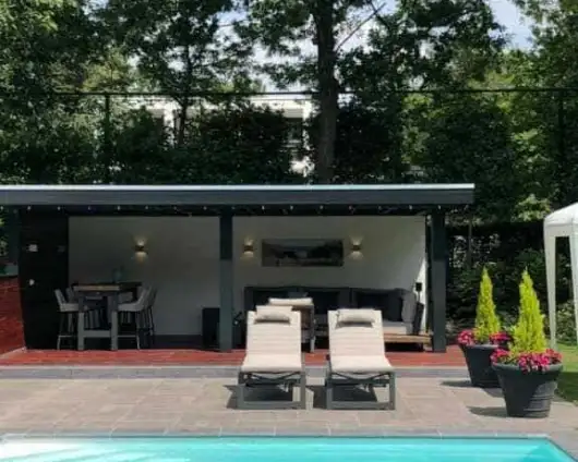 images/001-tuinaanleg-ettenleur/poolhouse-2-juli-2019/poolhouse-bij-zwembad-luxe-welke-bedrijf-kan-het-maken-530x424-b94