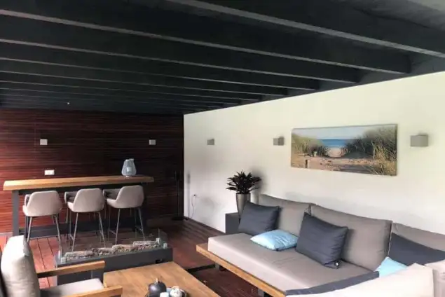 images/001-tuinaanleg-ettenleur/poolhouse-2-juli-2019/tuinoverkapping-vakman-wie-heeft-er-tijd-635x424-a73