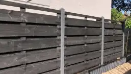 images/001-tuinaanleg-ettenleur/schutting-van-douglas-planken/plaatsen-van-douglas-schutting-zwarte-kleur-Tilburg-257x145-1cb
