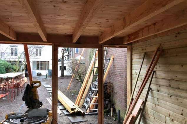 Douglas tuinschuur 28 m2 met robuste balken 