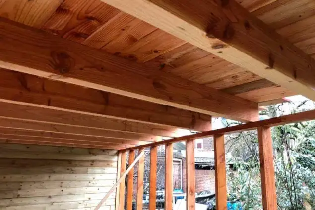 images/001-tuinaanleg-ettenleur/tuinschuur-oss/maken-tuinschuur-schuur-douglas-hout-maatwerk--oss-635x424-8e8