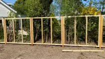images/001-tuinaanleg-ettenleur/zweeds--potdeksel-planken-schutting/zweeds-rabat--douglashout-schutting-Vugt-Utrecht-210x118-e4f