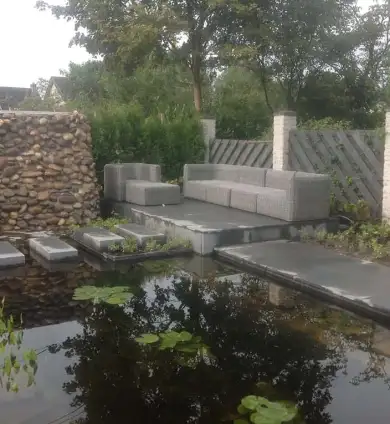 images/004regenwulp/verhoogd terras met natuursteen banenverbad-390x424-859