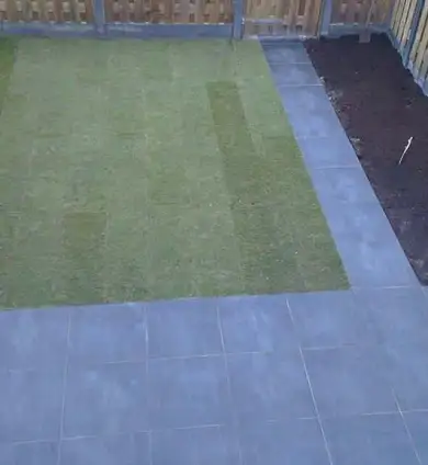images/022 andre/leggen van gebakken tegels buiten in een achtertuin-390x424-d4c