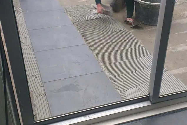 images/022 andre/leggen van keramische tegels op een cement dekvloer vught-635x424-b3f
