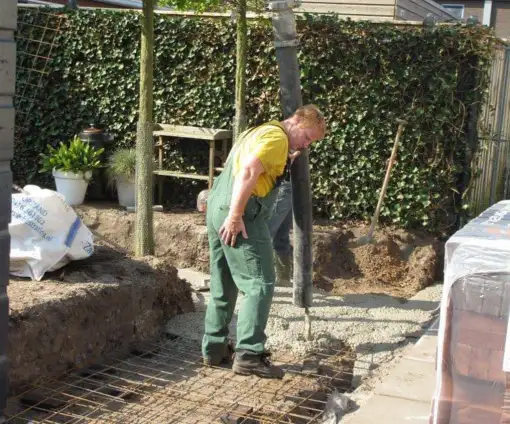 images/026 verboven/Beton storten voor een vijver hoe leg ik een strakke vijver aan-510x424-c1d