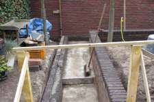 images/026 verboven/het metselen van een strakke vijver in dongen-225x150-970