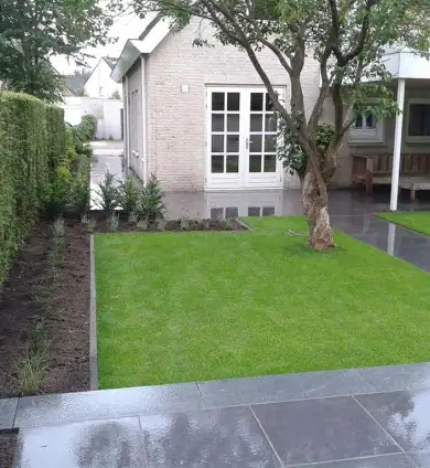 images/029rob de wijs/1 foto voorbeelden van strakke tuinen met keramische buitentegels-390x424-207