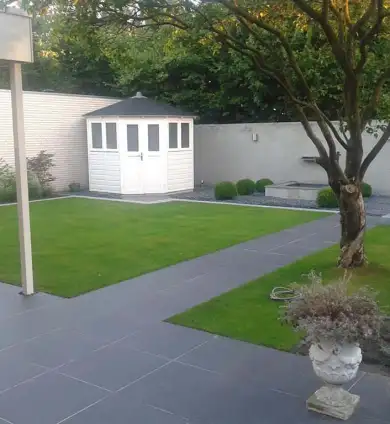 images/029rob de wijs/1a foto  van moderne strakke tuinen-390x424-d4c