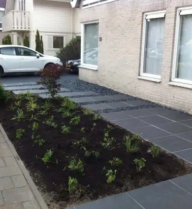 images/029rob de wijs/Keramische tuintegels buiten leggen Drunen(1)-390x424-d4c