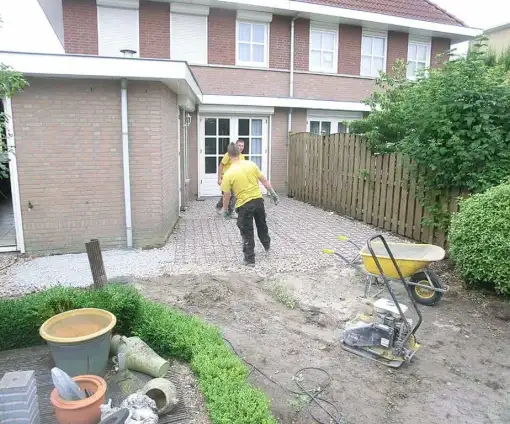 images/034 tiel ron/foto vooebeelden van leggen keramische buitentegels 60x60x2 met de juiste ondegrond-510x424-da1