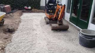 Tuinrenovatie in Helmond met keramische buitentegels.