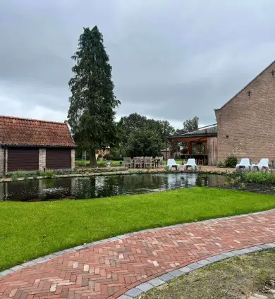 images/jaap-dool/tuin-aanleggen-met-zwemijver-en-koivijver-gebakken-straatwerk-hovenier-7-390x424-ead