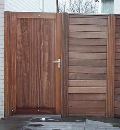 images/kruispunt schuttingen/bangkirai poort pengat1-390x424-865