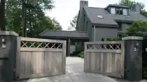 images/malherbe/dubbele poort in hardhout moderen tuinontwerpen tilburg vught breda eindhoven-210x118-dd3