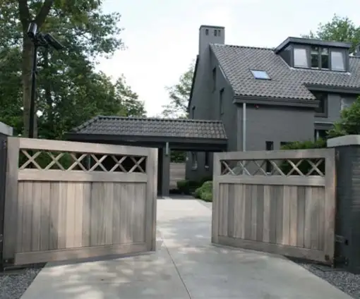 images/malherbe/dubbele poort in hardhout moderen tuinontwerpen tilburg vught breda eindhoven-510x424-451
