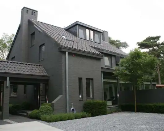 images/malherbe/moderne strakke oprit met split en betonplaten moderne tuinontwerpen-530x424-f0c