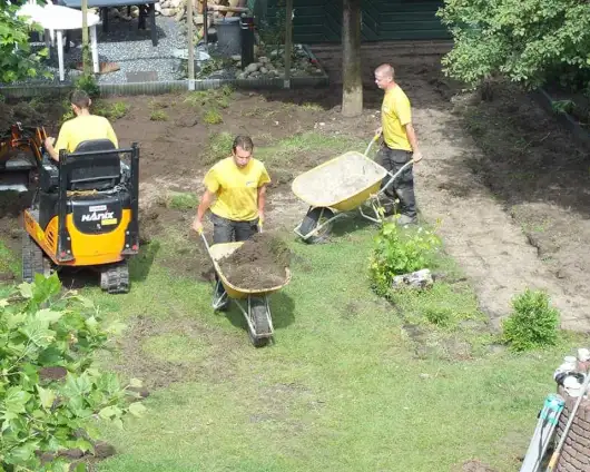 images/renee vijver/1 leeg ruimen achtertuin in vught hovenier-530x424-a9d