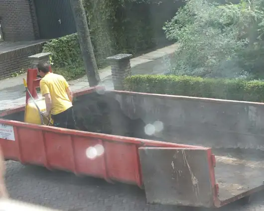 images/renee vijver/2 grond afvoeren met een container hovenier -530x424-f0c