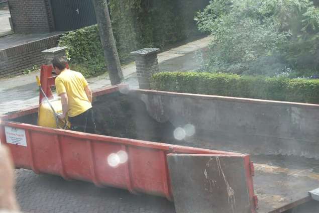 images/renee vijver/2 grond afvoeren met een container hovenier -635x424-3ac