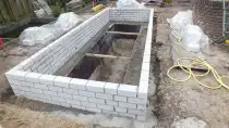 images/renee vijver/3 uitzetten en storten beton voor een strakke vijver-210x118-9d0