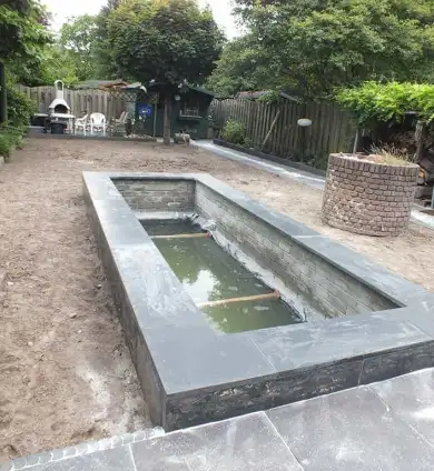 images/renee vijver/5 vast metselen vijver rand in vught op een strakke vijver hovenier-390x424-4a8