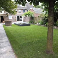 images/renee vijver/leggen van een schellevis tegel 60x60x5 pad naar achtertuin-200x200-624