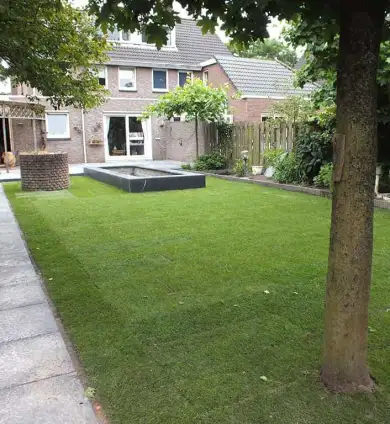 images/renee vijver/leggen van een schellevis tegel 60x60x5 pad naar achtertuin-390x424-4a8