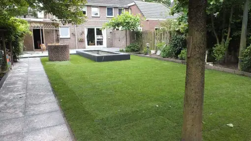 images/renee vijver/leggen van een schellevis tegel 60x60x5 pad naar achtertuin-510x287-dcf