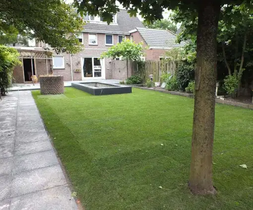 images/renee vijver/leggen van een schellevis tegel 60x60x5 pad naar achtertuin-510x424-8ef