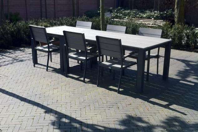 gebakken klinkkers terras gelegd in visgraadverband in udehout tilburg waalwijk breda goirle hoe leg ik een strakke bestrating