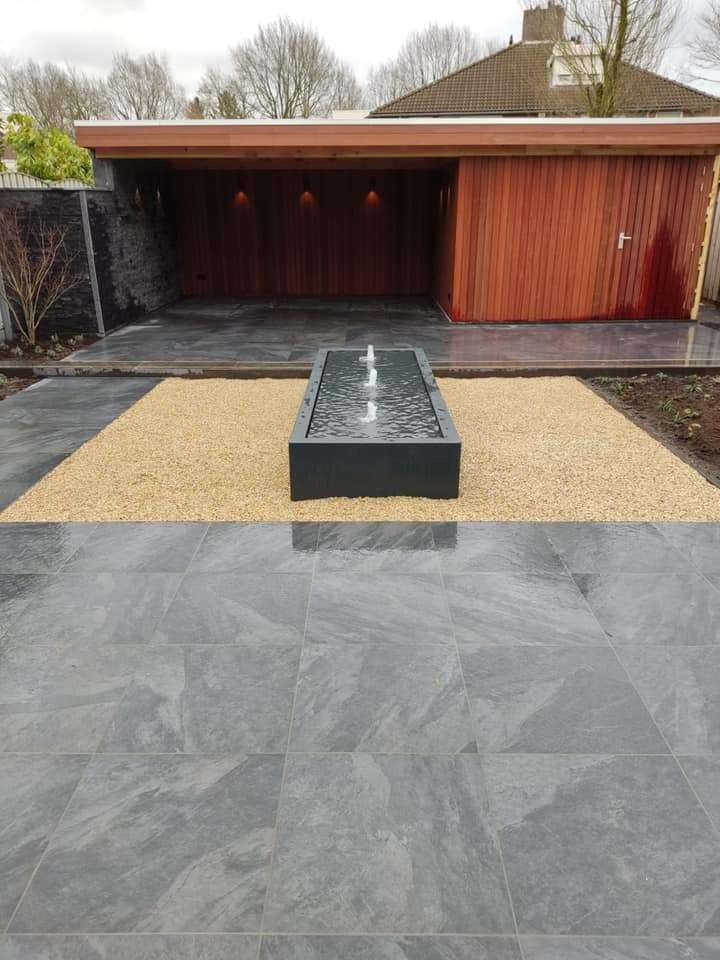 0000nieuws/2022/19-2-ellen/19-2-moderne-tuin-aanleggen-kaatsheuvel-met-keramische-tegels-luxe-tuinoverkapping-dongen