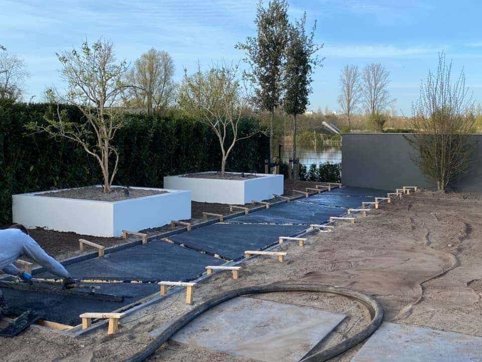 0000nieuws/liem-vlinderbeton/moderne-tuin-aanleggen-betonvlinderen.-waalre