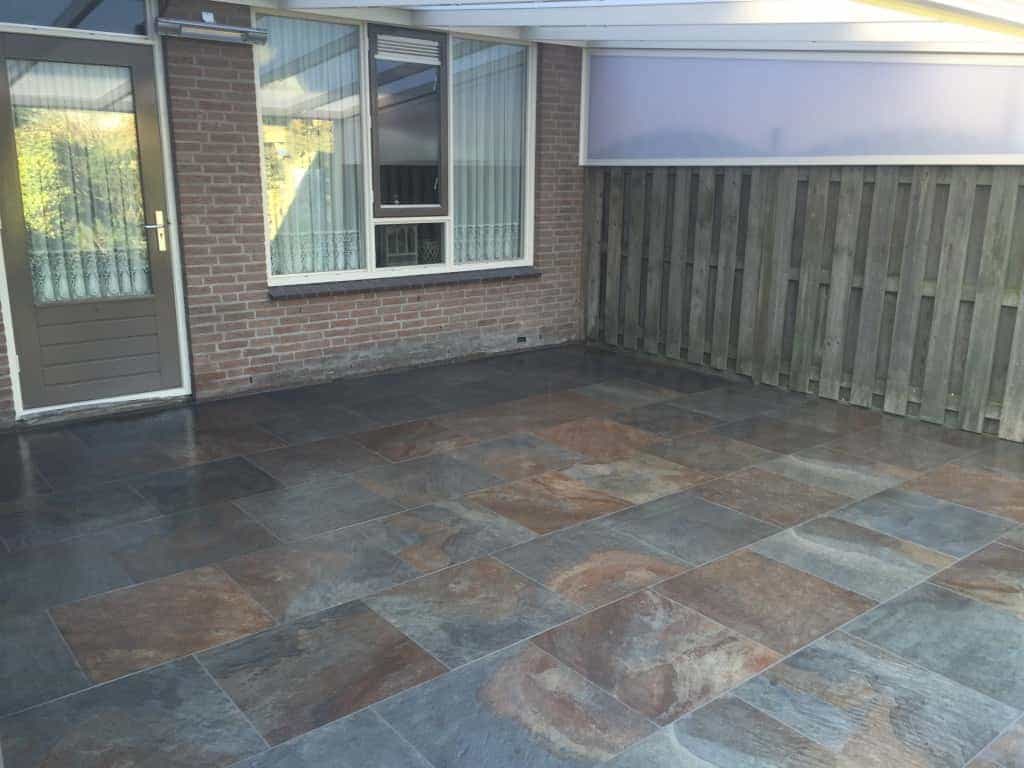 001almere/leggen-van-karamische-buitentegels-Empel.JPG
