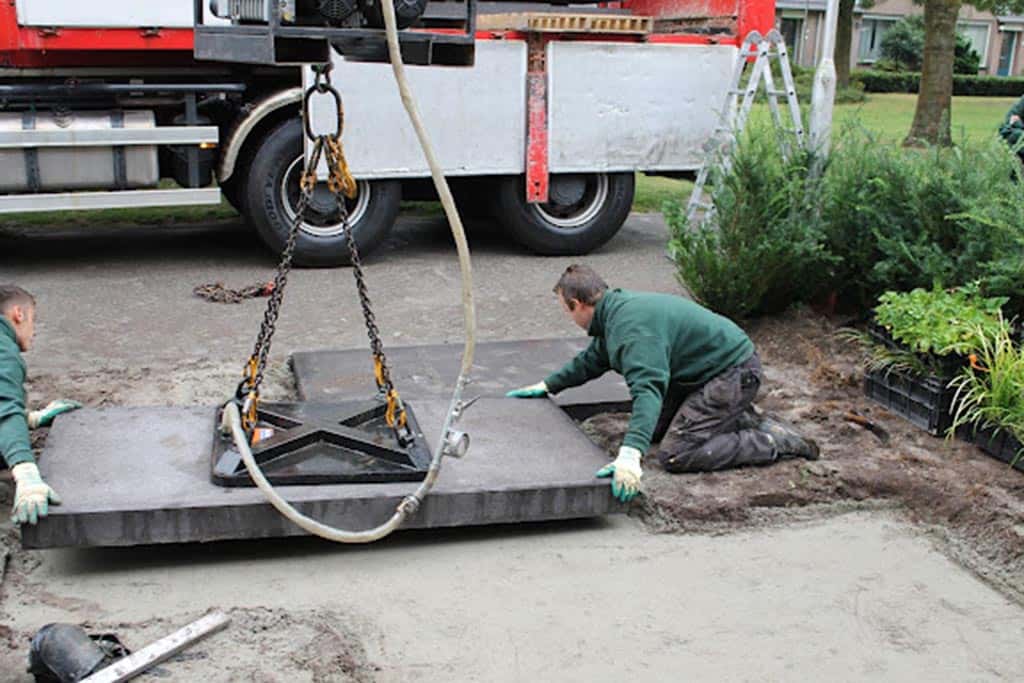 003dongen/ 6 legen van schellevis tegels tegels afmeting 200x100cm strak moderne tuin