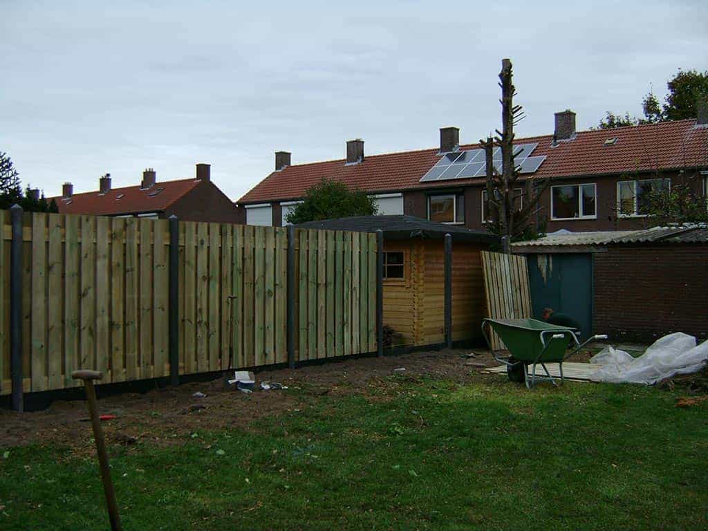 008 best boom rooien/04 plaatsen en leveren van een betonschutting in rosmalen goirle waalwijk breda gilze rijen vught drunen elshout loon op zand.JPG