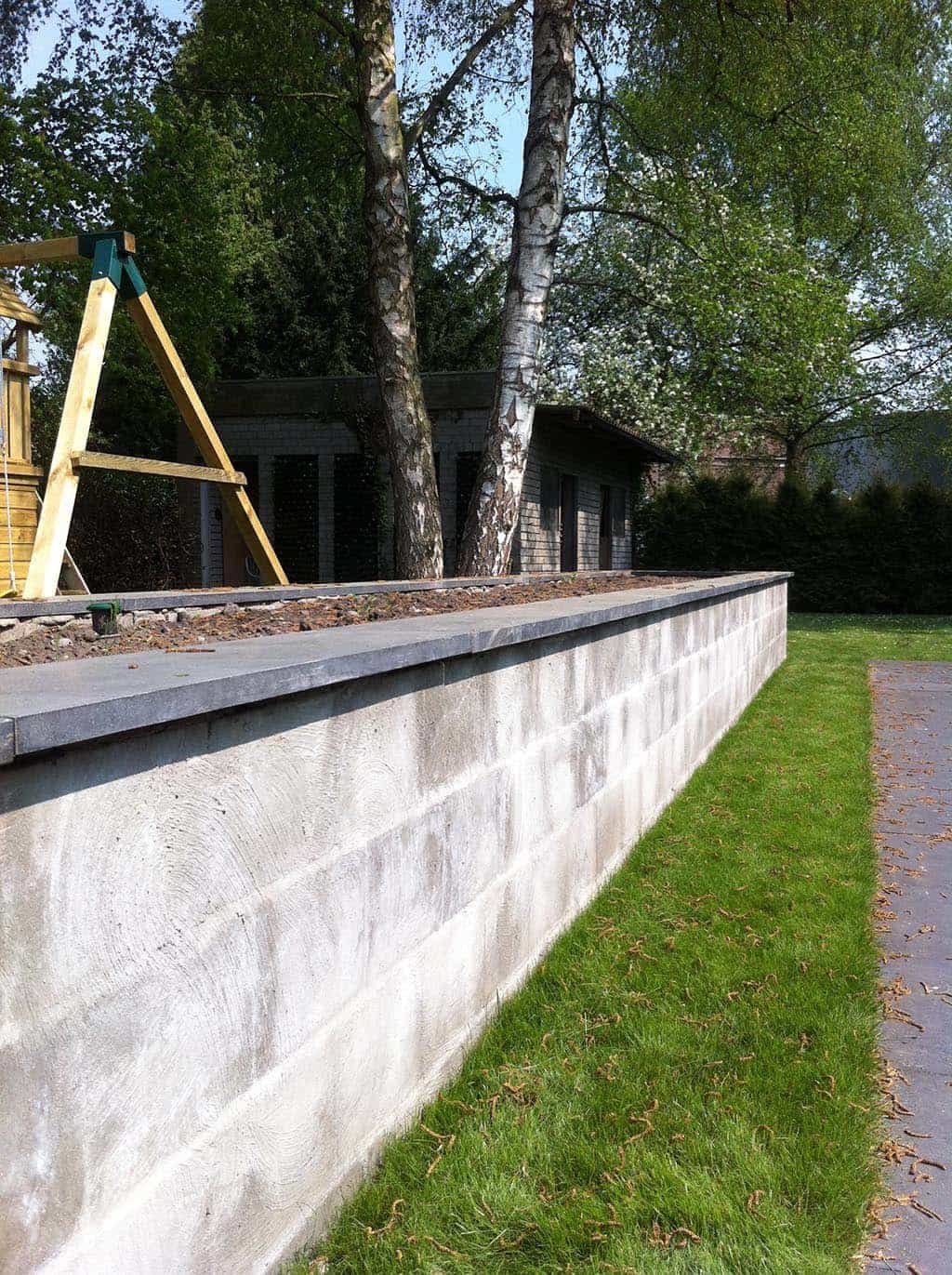 012geldrop/gemetselde planten bak