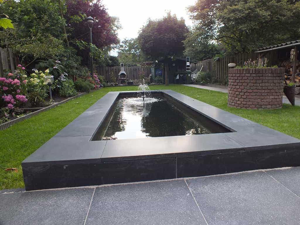 renee vijver/strakke vijver met vietnammees hardstenen rand 35x150x3cm vast metslen vijverrand met cement