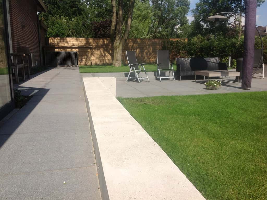 valderen/natuursteen terras aanleggen Tilburg