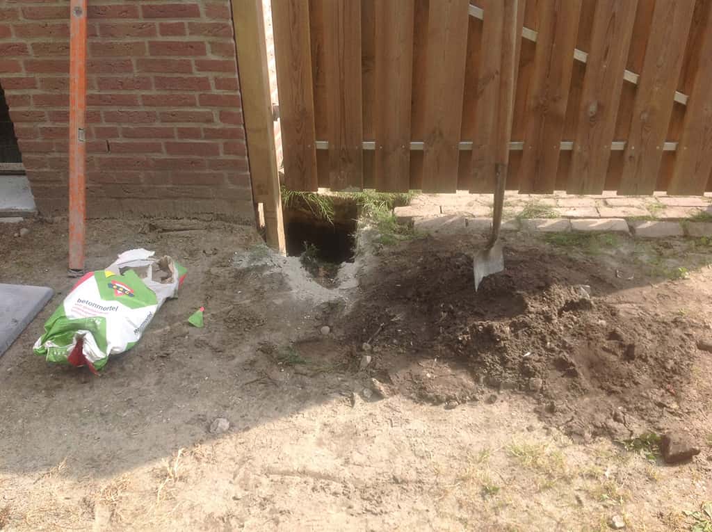 waalwijk/afhangen poort poort met stalenframe en planken om en om waalwijk